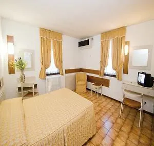 Piccolo Hotel Milán 3*,  Itálie