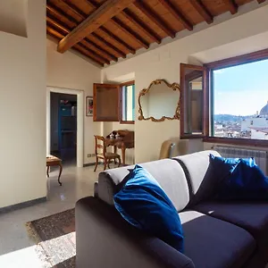 https://cavour-83.it-tuscanyhotel.com