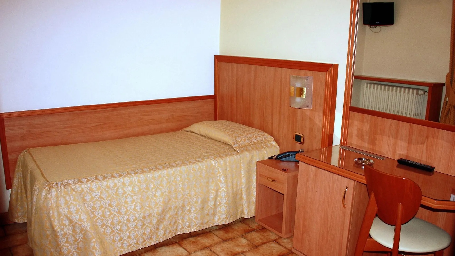 Piccolo Hotel Milan 3*,